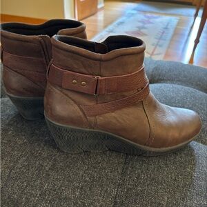 Women’s leather wedge boots Cobb Hill by New Balance, Comfort Classic